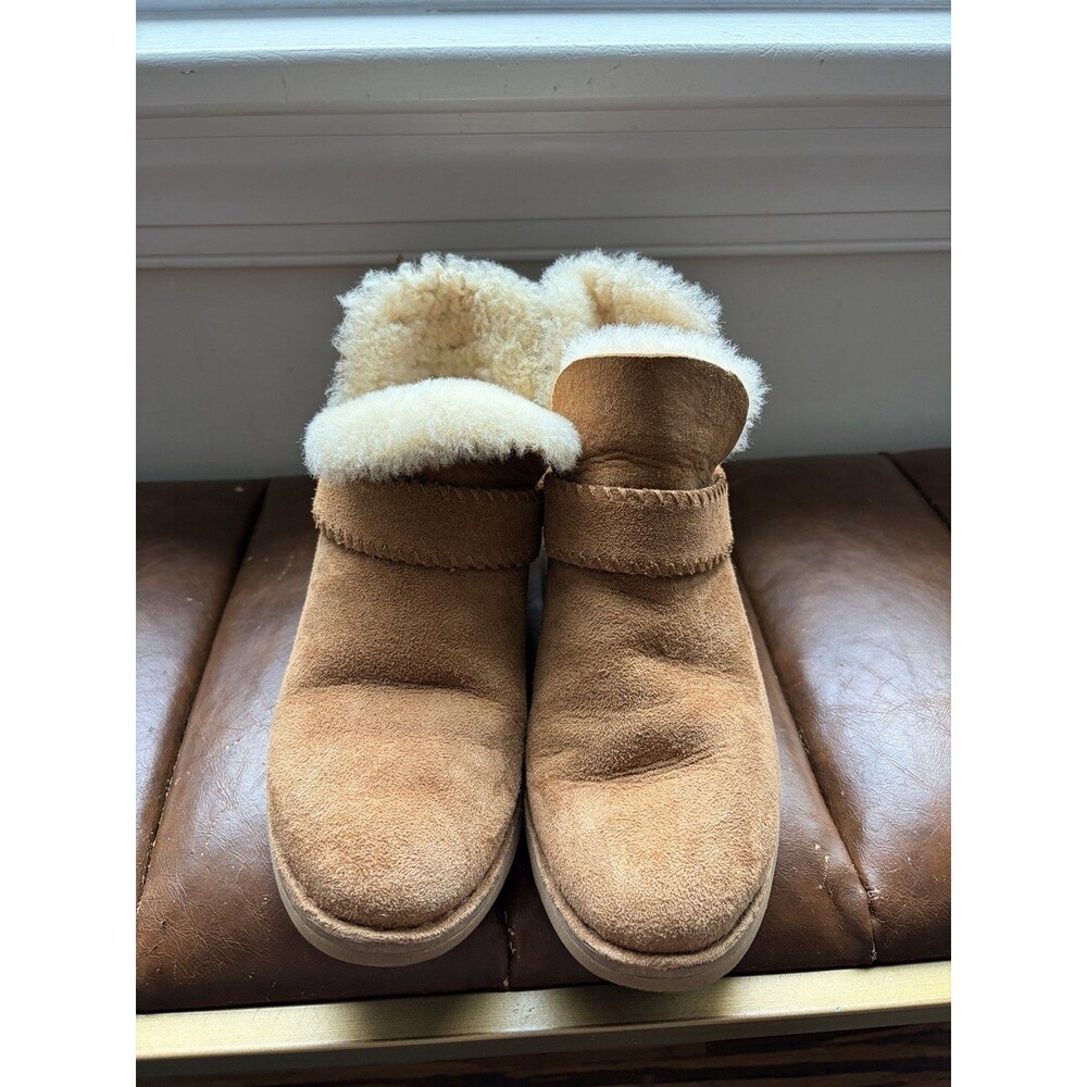 UGG Women's McKay Ankle Booties Sz 6 Chestnut Sheepskin Suede Slip On Boots